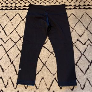 Lululemon Crop WunderUnders Black/blue Size 6